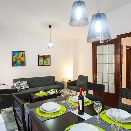 Spacious, Bright Next To The Old Town *