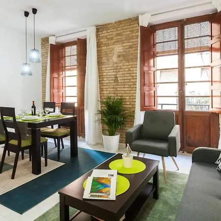 公寓 Spacious, Bright Next To The Old Town